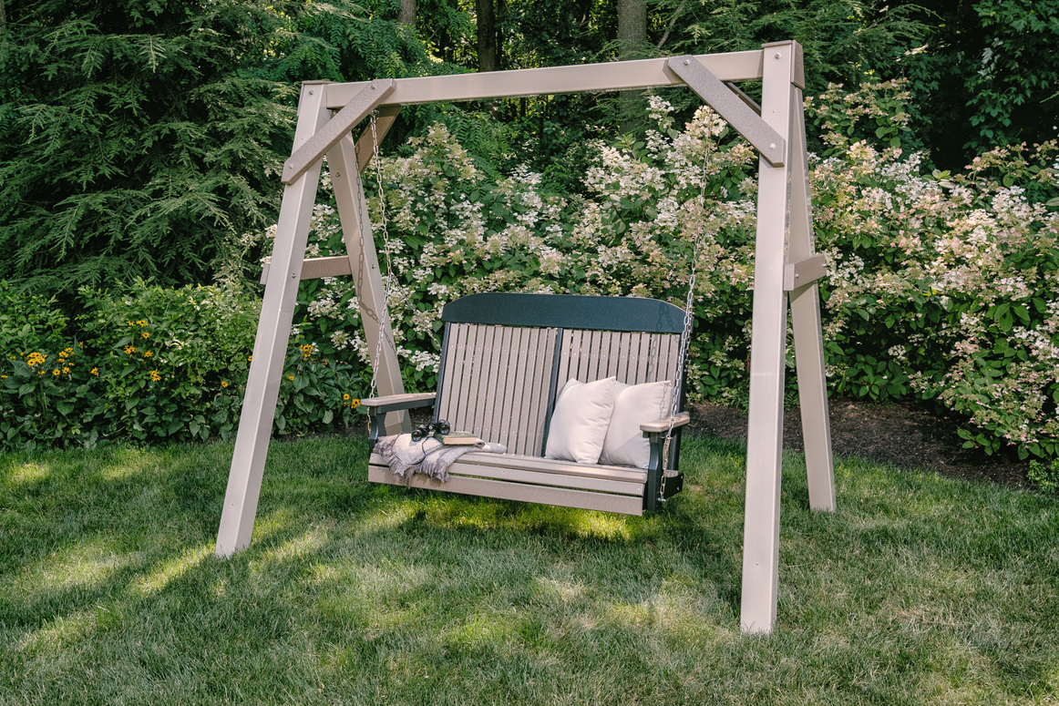 Classic poly swing in weatherwood and black